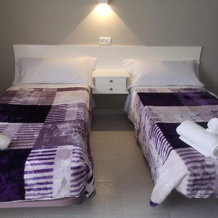 Hostal Conde De Lemos Ponferrada Bagian luar foto