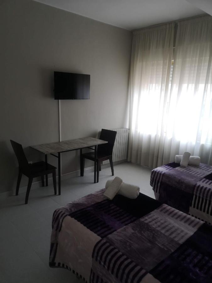 Hostal Conde De Lemos Ponferrada Bagian luar foto